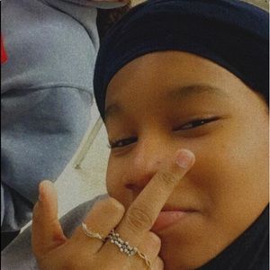 Meet your Posher, Amina